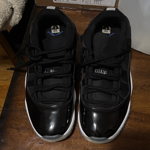 Black Low-Top Athletic Sneakers with White Midsole